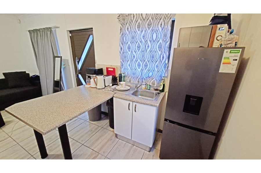 To Let 2 Bedroom Property for Rent in Victoria Park Western Cape